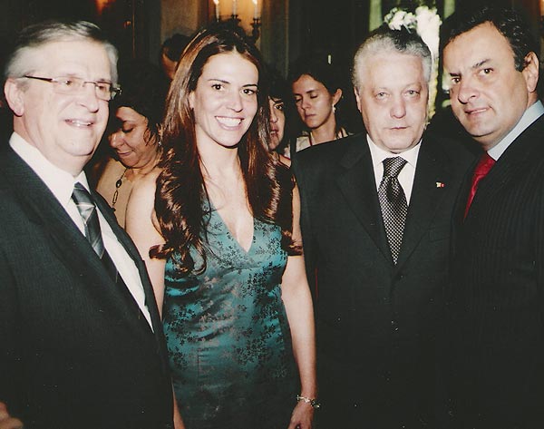 Paulo Boechat, do CVB de BH, a secretária Erica Drumond, Mário Carvalho, da Tap, e o governador Aécio Neves