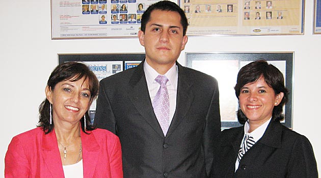 A equipe da Tame: Toa Quirola Pazmiño, Eduardo Esparza e Jannina Mancero