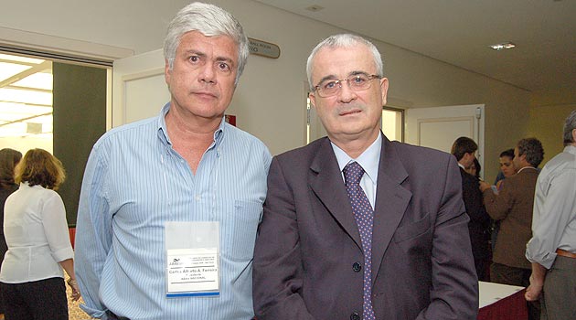 Carlos Alberto Ferreira, presidente da Abav, e Tarcísio Gargioni, vice-presidente da Gol, assinaram o acordo
