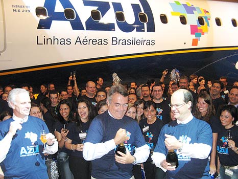 Veja fotos da entrega do Embraer 195 à Azul | Gente