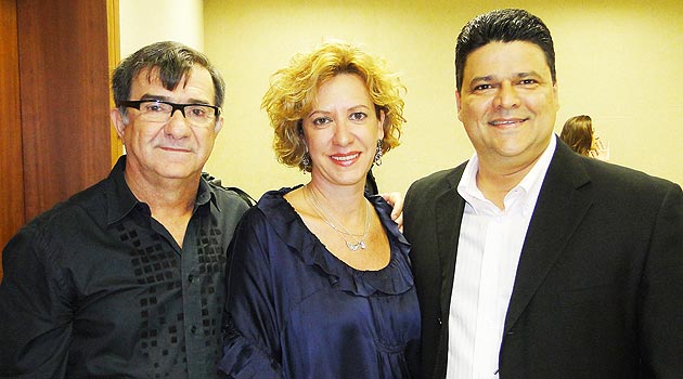 Viviânne Martins dá as boas-vindas aos gestores