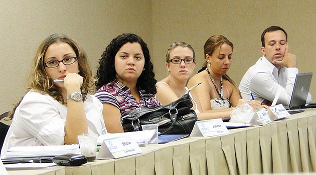 Viviânne Martins dá as boas-vindas aos gestores