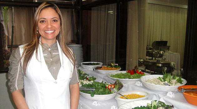 A nutricionista responsável pelo hotel, Lílian Mattos (foto divulgação)