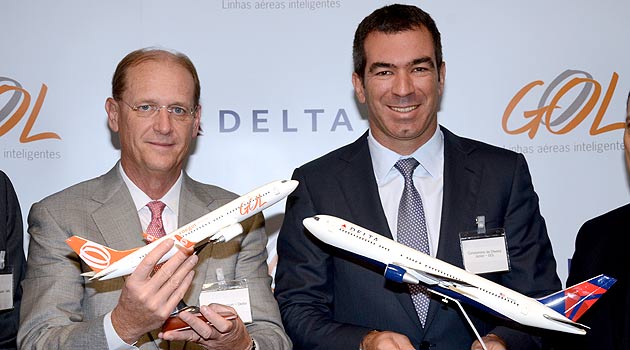 Richard Anderson, CEO da Delta, e Constantino de Oliveira Jr., presidente da Gol, hoje pela manhã, no Sheraton WTC, em São Paulo