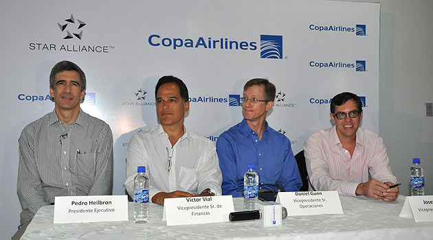 Na home o presidente e o vice-presidente de Finanças da Copa, Pedro Heilbron e Victor Vial; acima, os dois com os diretores Daniel Gunn e Joseph Mohan Na home o presidente e o vice-presidente de Finanças da Copa, Pedro Heilbron e Victor Vial; acima, os dois com os diretores Daniel Gunn e Joseph Mohan