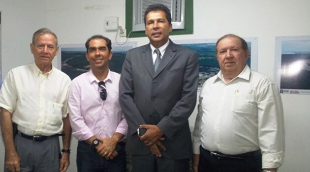 Fernando Paiva, Sérgio Gaspar e Nailson Azevedo, de Natal, em visita ao diretor do Centro de Convenções de João Pessoa