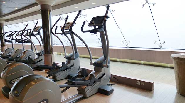 Maresca entrega uma placa de agradecimento ao inspetor-chefe da Alfândega do Porto de Santos, Cleiton Simões