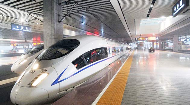 Resultado de imagem para trem de alta velocidade china