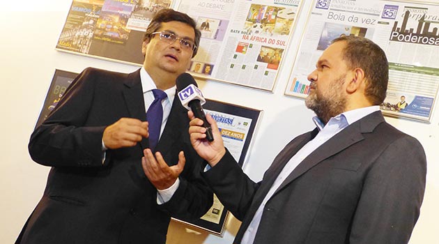 Flávio Dino dá entrevista à TV PANROTAS (na foto, com o editor-chefe da PANROTAS, Artur Luiz Andrade)