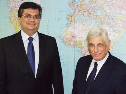 O presidente da Embratur, Flávio Dino; e o embaixador de Cuba no Brasil, Carlos Zamora Rodríguez (foto: divulgação)
