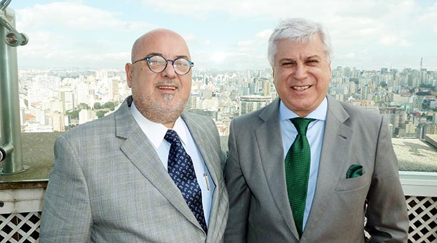O agora diretor de Vendas da Ancoradouro Turismo – a consolidadora do Grupo Ancoradouro - em São Paulo, R. Cassulino, e o presidente do Grupo Ancoradouro, Juarez Cintra Filho