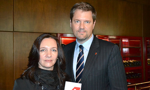 Valquíria Mendes, nova diretora da Swiss para o Brasil, e Arved von zur Muehlen, vice-presidente da companhia