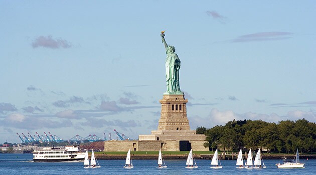 Estátua da Lberdade foi reaberta ontem, no feriado da Independência dos EUA (foto: divulgação)