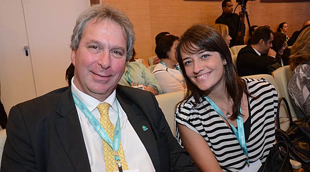 Roberto Rotter (Fohb) e Juliana Girão (Hotel Sol Ipanema)