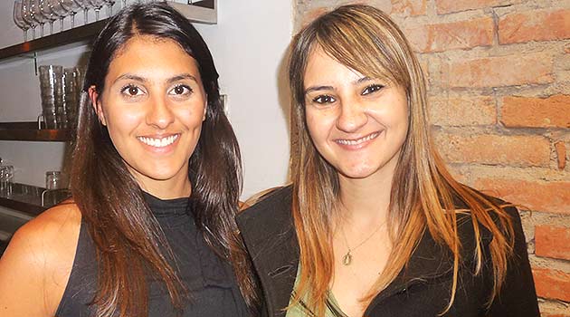Maria Victoria Altez e Daniela Bergamini, da Imaginadora, que representa o Turismo do Chile no Brasil