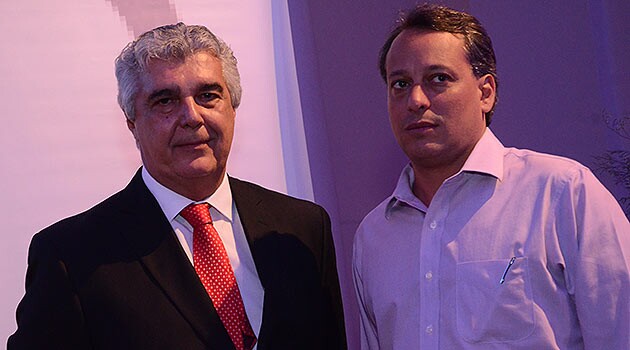 Na home, Alfredo Lopes; aqui ele com o secretário de Turismo do Rio, Antonio Pedro de Mello