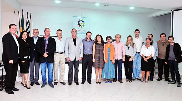 Nova diretoria para o biênio 2014-2016 no Santos CVB