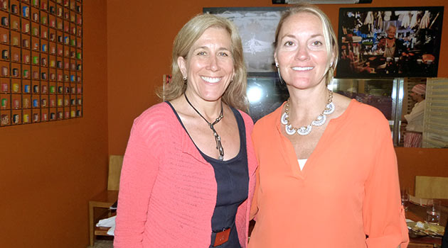 A PR do Aspen Chamber Resort Association, Maureen Poschman, e  a vice-presidente de Vendas e Marketing, Julia Theisen