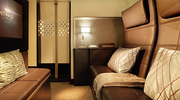 The Residence, exclusividade do A-380 da Etihad: mordomo à disposição, capacidade para duas pessoas, cama de casal, café na cama... como em um jato particular