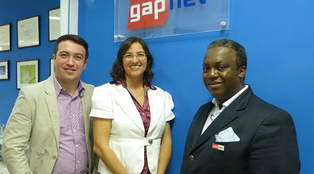 O diretor comercial da Gapnet, Wilson Silva, com a coordenadora da filial, Alessandra Esper, e com o gerente regional Nordeste, Paulo Bispo