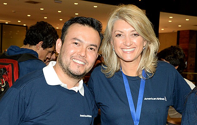 Meggy entre Claudenir Silva, da Vou Tur, e Digenes Guerra Junior, da DGG Viagens