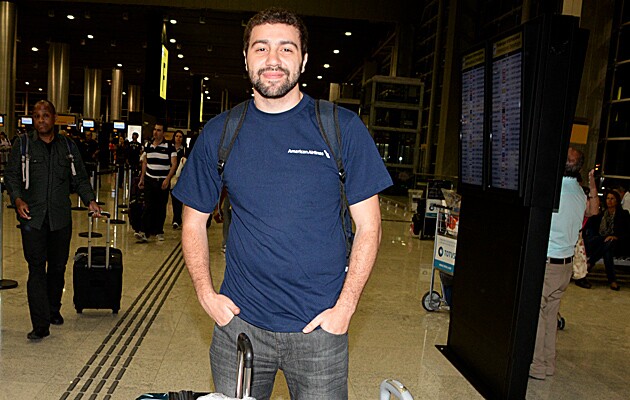 Meggy entre Claudenir Silva, da Vou Tur, e Digenes Guerra Junior, da DGG Viagens