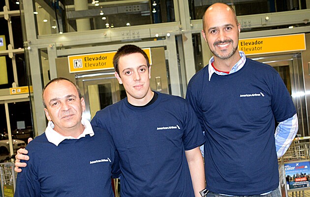 Meggy entre Claudenir Silva, da Vou Tur, e Digenes Guerra Junior, da DGG Viagens