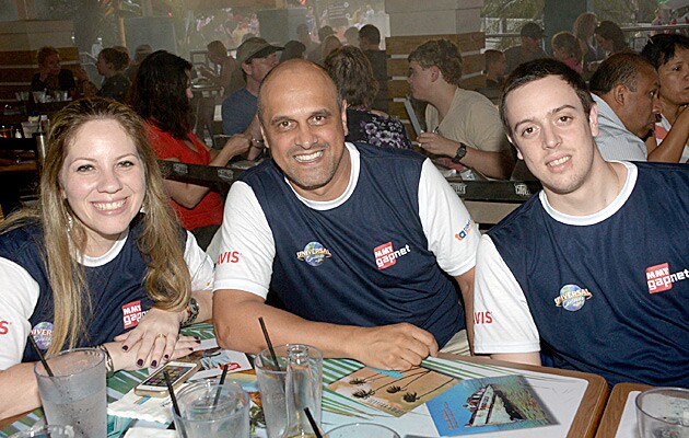 Lissandra Bueno, da Star Turismo, de Curitiba, Alexandre Jacob, da Fibra Tur, de Floripa, e Julio César, da Travel Way