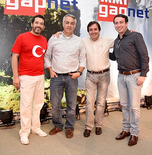 Aqui, Sylvio Ferraz, da MMTGapnet, e Ivo Lins, da Gapnet. Na home: Jorge Souza, do Grupo Gapnet, Ferraz, Lins, e Wilson Silva, da Gapnet