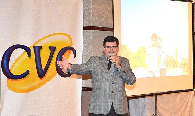 Ricardo Luz em evento da CVC em 2016. Empresário era um dos principais nomes da empresa no Paraná