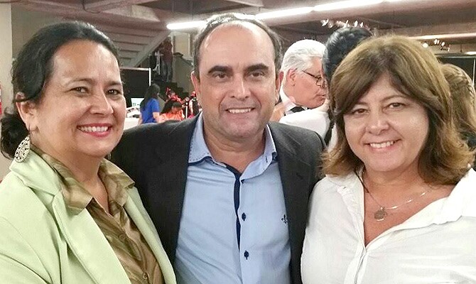 Katia Garcia (executiva de vendas do Salão no Recife), Neiwaldo Guedes (diretor do Salão) e Daniela Alecrim (diretora de Estruturação do Turismo da Empetur)
