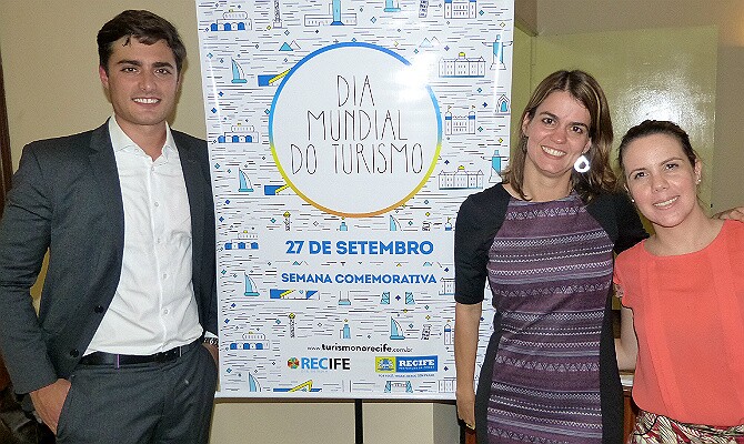 Camilo Simões, da Secretaria de Turismo e Lazer, de Recife, com Ana Paula Vilaça e Danielly Aguiar, da Empetur