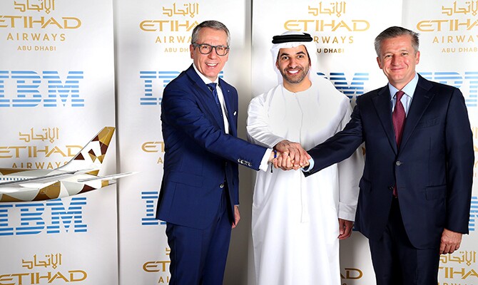 Martin Jetter (IBM), Hareb Al Muhairi e Robert Webb (Etihad Airways) (foto divulgação)