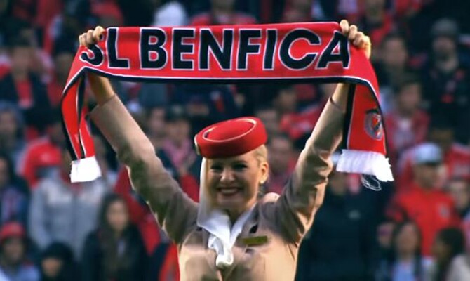 Ação aconteceu domingo (25) no Estádio da Luz, a casa do Benfica (foto: reprodução)