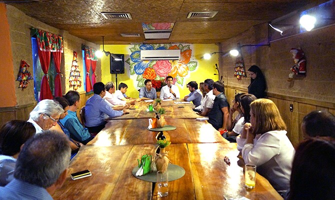 Mauro Vasconcelos foi reeleito para presidência em encontro no restaurante Bodega do Sertão (foto: divulgação)