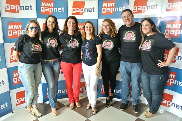 Equipe do Grupo Gapnet durante o evento com Monique Sarah, executiva de Contas da Etihad