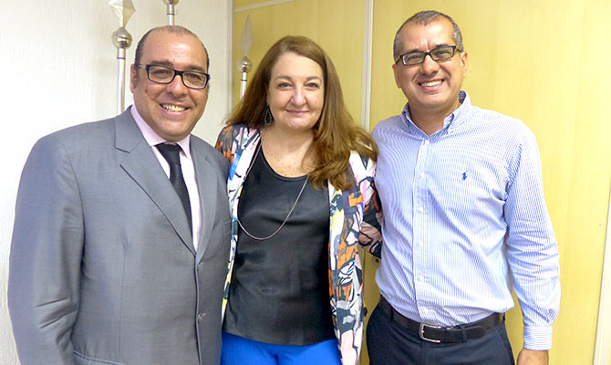 Magda Nassar, da Soft Travel e Braztoa, entre Mário Gasparini, da Ifaseg, e Ricardo Campos, da Soft Travel