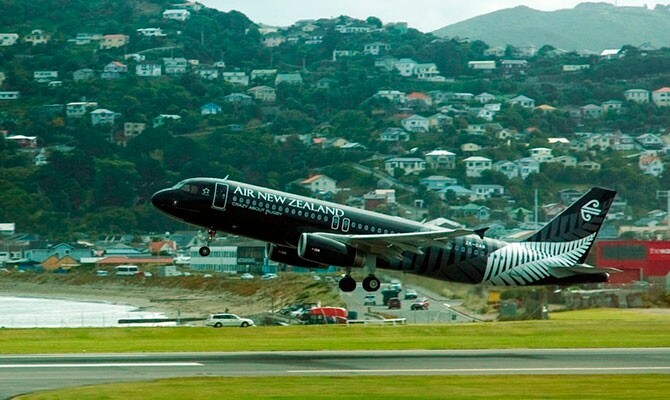 O aeroporto internacional de Los Angeles, nos Estados Unidos, já foi palco de desastres aéreos, tiroteios e explosão de bombas. Vale ressaltar, porém, que nos últimos anos o local não enfrenta mais tantas turbulências