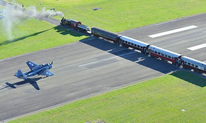 O aeroporto internacional de Los Angeles, nos Estados Unidos, já foi palco de desastres aéreos, tiroteios e explosão de bombas. Vale ressaltar, porém, que nos últimos anos o local não enfrenta mais tantas turbulências