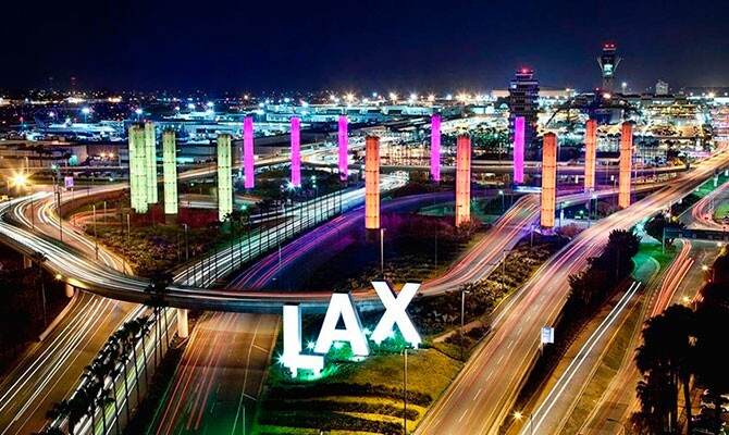 O aeroporto internacional de Los Angeles, nos Estados Unidos, já foi palco de desastres aéreos, tiroteios e explosão de bombas. Vale ressaltar, porém, que nos últimos anos o local não enfrenta mais tantas turbulências