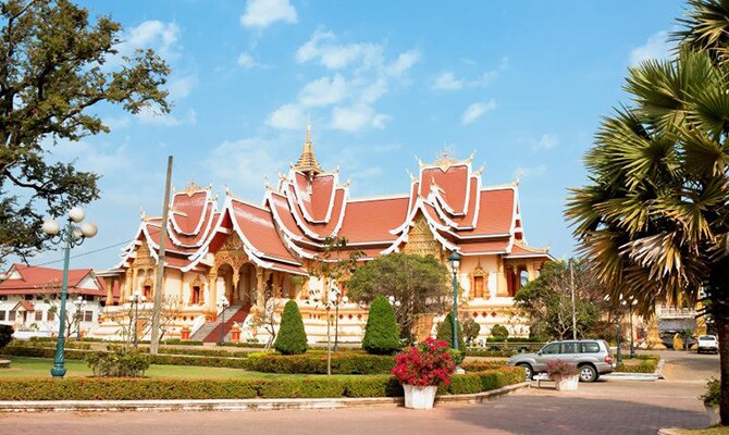 Cambodja - O país é repleto de belezas arquitetônicas, como o Angkor Wat, e ostenta dezenas de praias que podem ser consideradas paradisíacas. Por lá é possível trocar R$ 1 por 1.046,33 riels cambojanos.