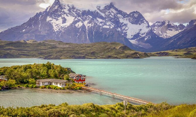 Cambodja - O país é repleto de belezas arquitetônicas, como o Angkor Wat, e ostenta dezenas de praias que podem ser consideradas paradisíacas. Por lá é possível trocar R$ 1 por 1.046,33 riels cambojanos.