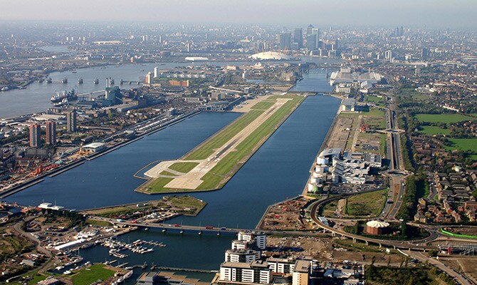 Vista aérea do London City Airport (foto:divulgação)