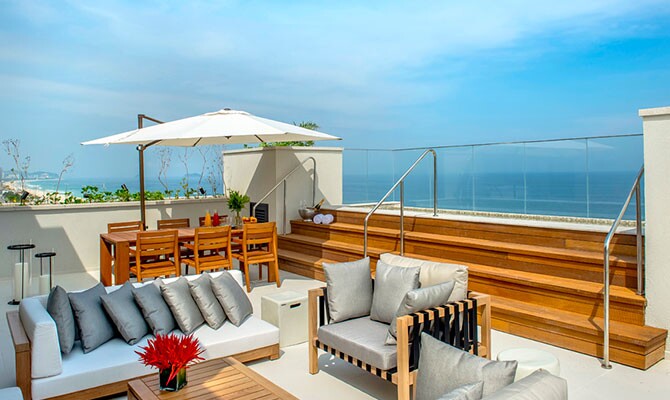 O hotel mistura o conceito de cinco estrelas com a descontração de um resort de praia (divulgação)