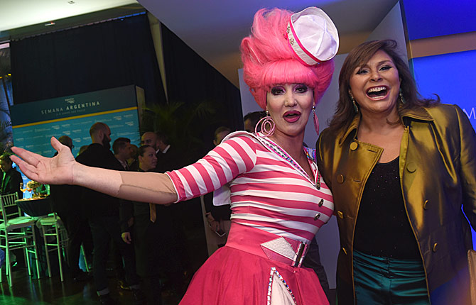A drag Paulette Pink e a cantora Fafá de Belém A drag Paulette Pink e a cantora Fafá de Belém
